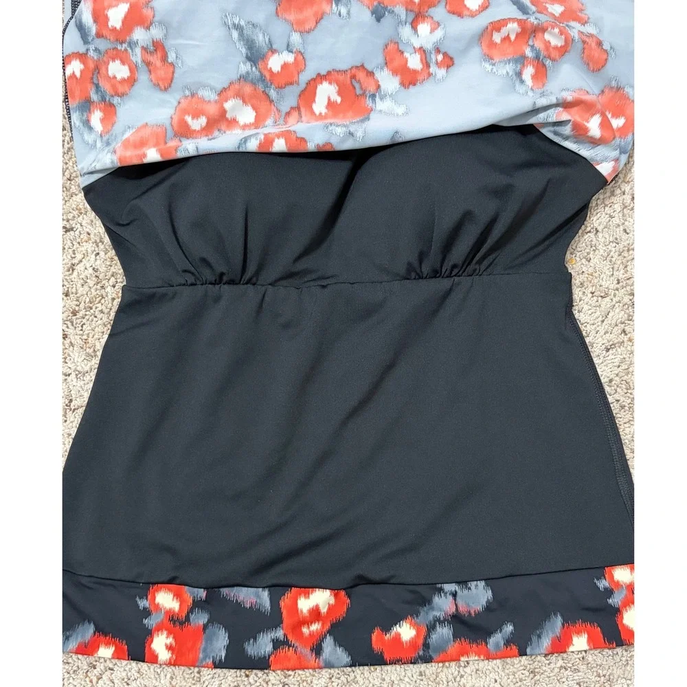 Duluth Trading Co Suit Up Swim Top Built-In Bra‎ Cap Sleeve Floral Size 6 UPF 50